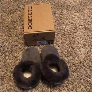 Minimoc warm shoes size 5